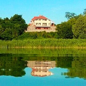 вул. Берегова, 4