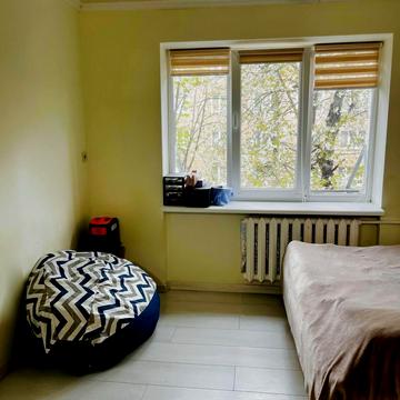 Межова вул., 12