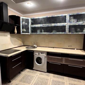 Дніпровська набережна вул., 19