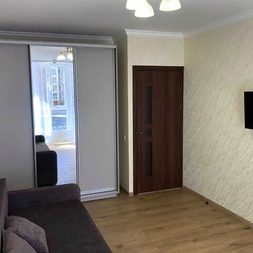 Героїв Небесної Сотні просп., 26/14