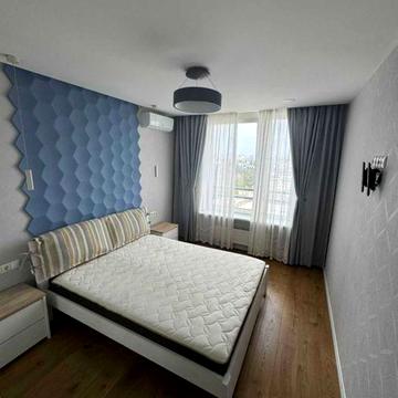 Анатолія Петрицького вул., 21