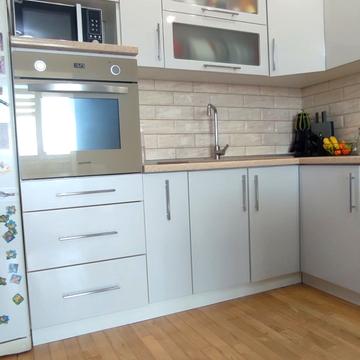 Юності вул., 11б