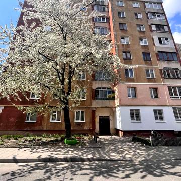 Морозна вул., 8