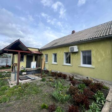 Віктора Макогона вул., 18