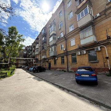 Мостова вул., 2