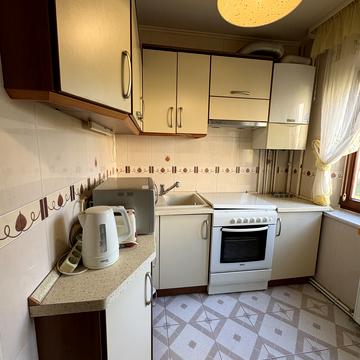 Героїв Крут вул., 4