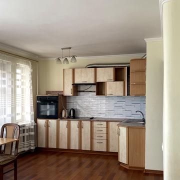 Академіка Корольова вул., 85/2