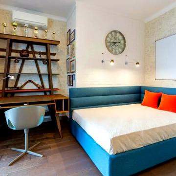 Раїси Окіпної вул., 18