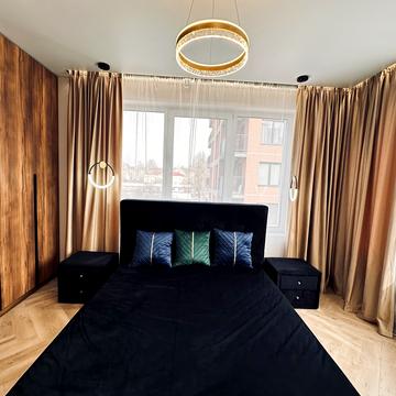 Леоніда Перфецького вул., (Будинок 1)