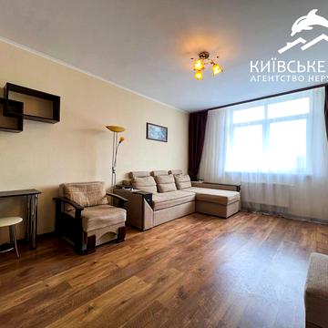 Воскресенська вул., 14-Б