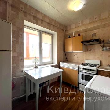Раїси Окіпної вул., 5