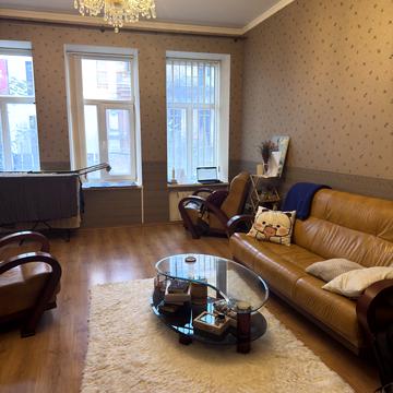 Олександра Кониського вул., 20