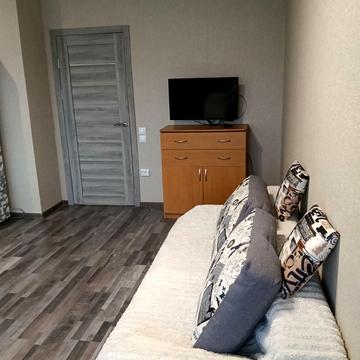 Металургів вул., 35