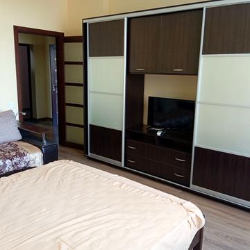 Воскресенська вул., 16