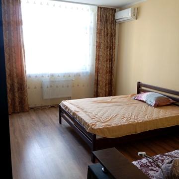 Воскресенська вул., 16