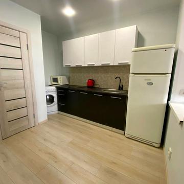 Троїцька вул. (Червона), 6