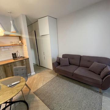 Каховська вул., 58