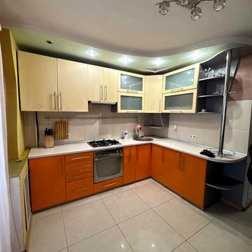 Небесної Сотні вул. (Леніна), 61