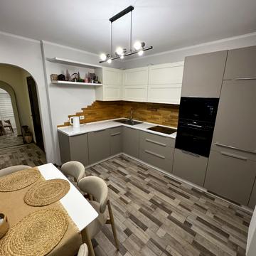 Валерія Лобановського вул., 28