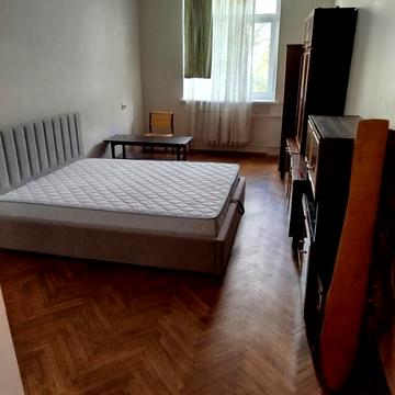 Рене Декарта вул. (Кулібіна), 4/2