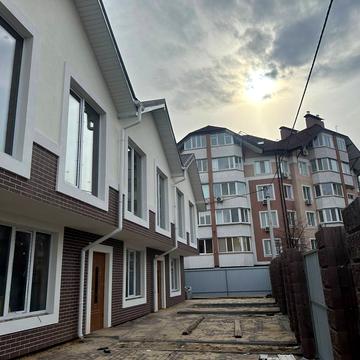 Новаторів вул.
