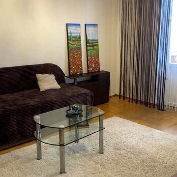 Лісовий просп., 11