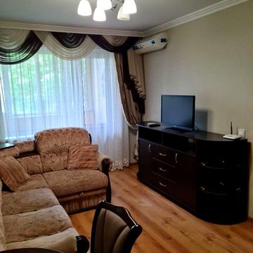 Старокозацька вул. (Комсомольська), 42