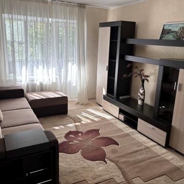 Олександра Лазаревського вул. (Мініна), 4