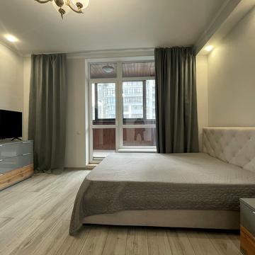 Андрія Верхогляда вул. (Михайла Драгомирова), 5