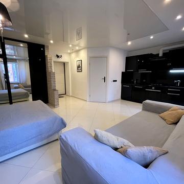 Рибальська вул., 8