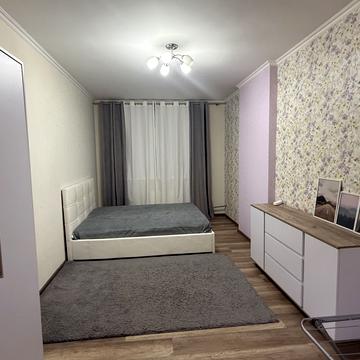 Рональда Рейгана вул., (Будинок 1)