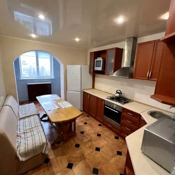 Набережна Перемоги вул., 136-А