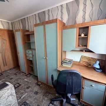 Набережна Перемоги вул., 1-Т