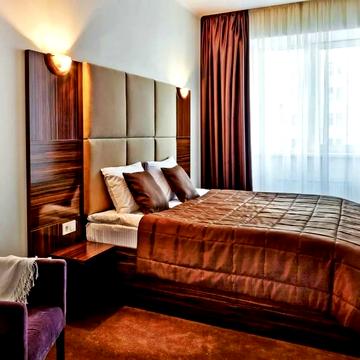 Миколи Міхновського бульв. (Дружби народів), 14-16