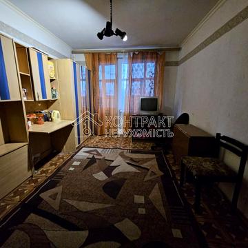 Польова вул., 8