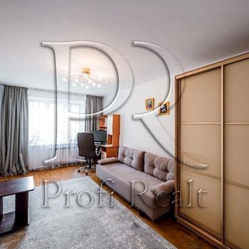 Голосіївський просп. (40-річчя Жовтня), 19