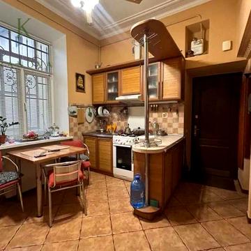 Личаківська вул. (), 13