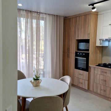 Юліана Пелеша вул., (Будинок 3)