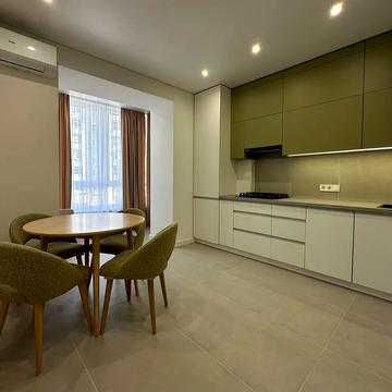 Молодіжна вул., 53