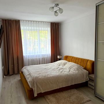 Симона Петлюри вул. (), 41