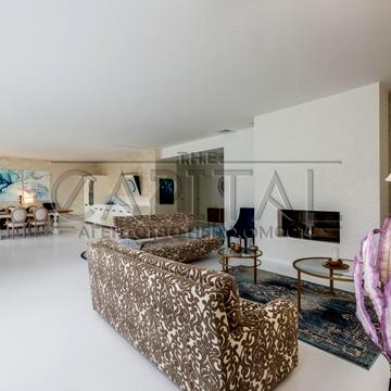 Богдана Хмельницького вул., 80