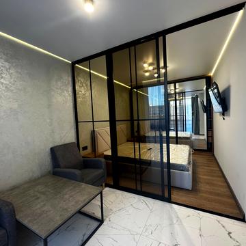 Степана Бандери вул., (Будинок 4)