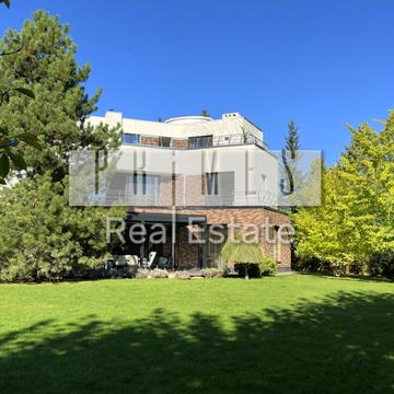 Чижено Тетяни вул., 1