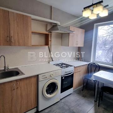 Вацлава Гавела бульв. (Івана Лепсе), 44