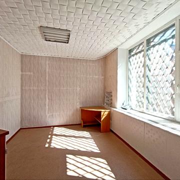 Героїв Майдану вул. (Театральна), 10