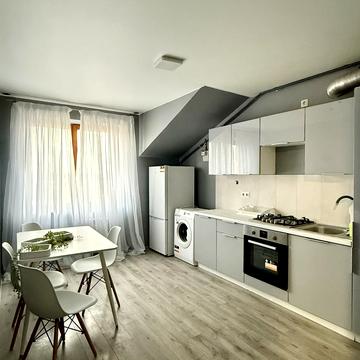 Павла Тичини вул., 9