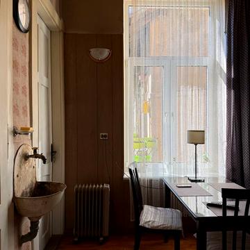 Академіка Олександра Богомольця вул., 8