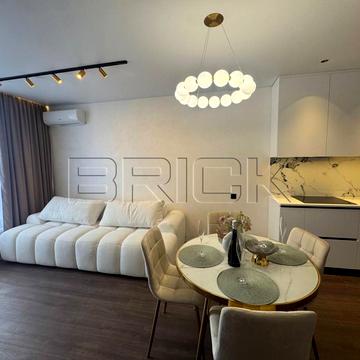 Олександра Олеся вул., 10