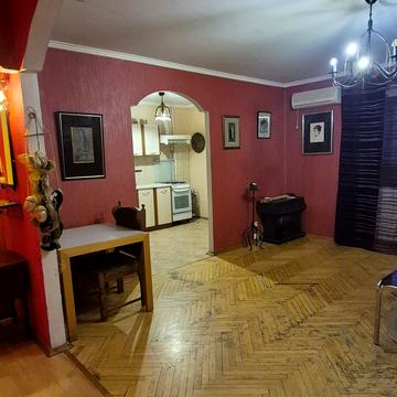 Курганівська вул., 3