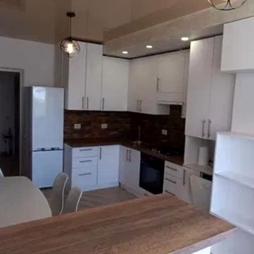 Карла Мікльоша вул., 17